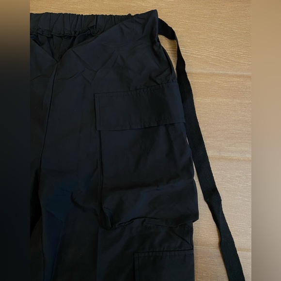 Floerns Women's Streetwear Asymmetrical Waist Flap Pocket Cargo Pants - Picture 8 of 9